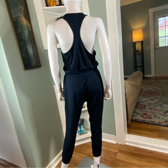 Vuori Lux Navy Dark Blue Jumpsuit Drawstring Waist Medium M Racerback Jogger - Picture 10 of 15